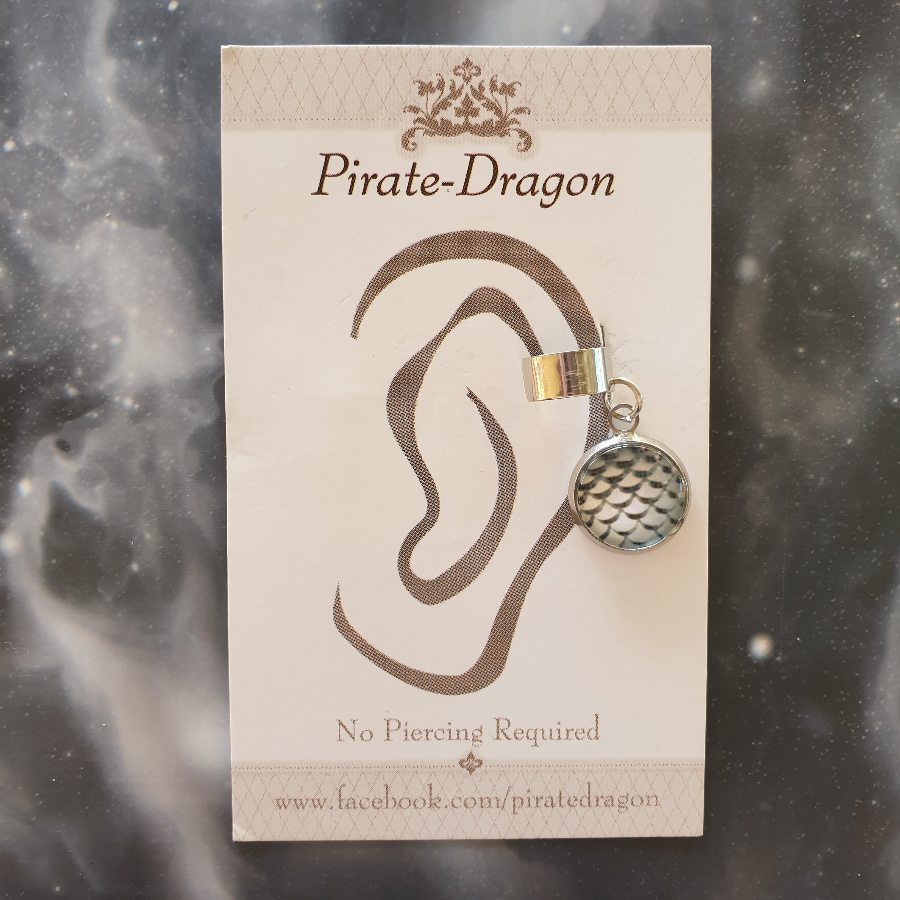 Dragon/Mermaid Scale - White/Grey - Non-Pierced Earcuff (EC2123)