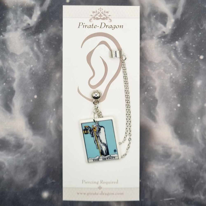 THE HERMIT Tarot Card with Silver Chains Pierced Earcuff (EC99207)